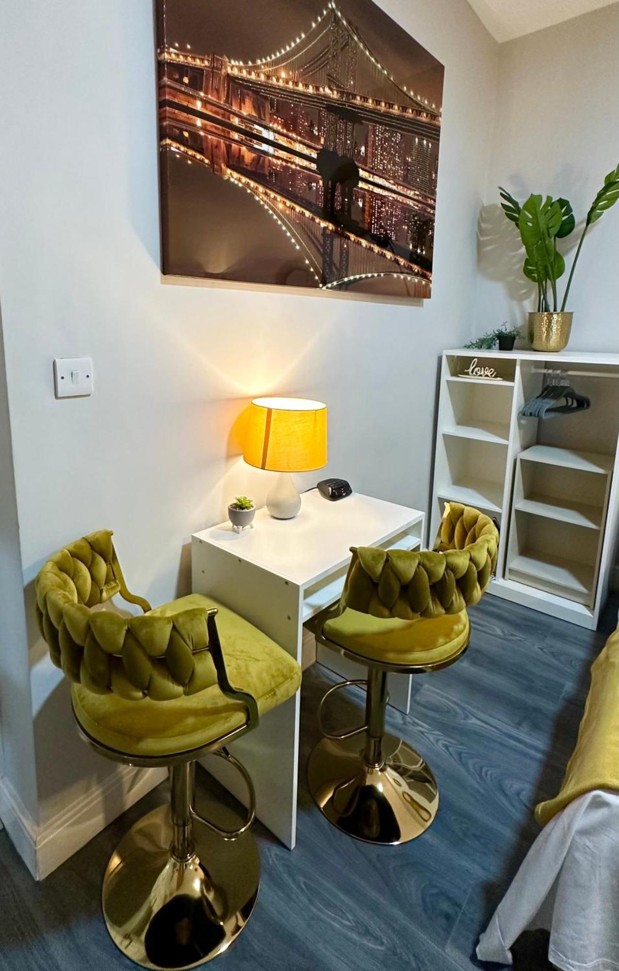 Private Luxurious City Studio-Daily,Weekly,Monthly Birmingham Exteriör bild
